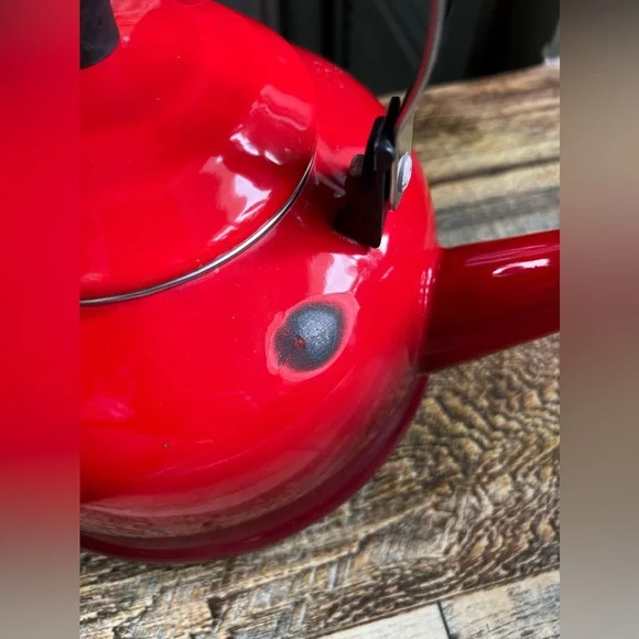 Le Creuset red enamel kettle - Picture 3 of 5